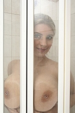 Katrin Kozy showering